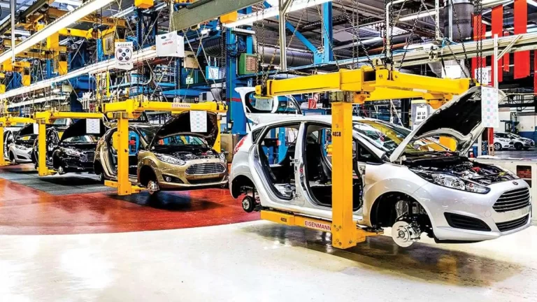 Autoteollisuuden näkymät 2030-luvulla: energiaintegraation, materiaalipohjaisten innovaatioiden ja autonomisten logistiikkaketjujen strateginen murros